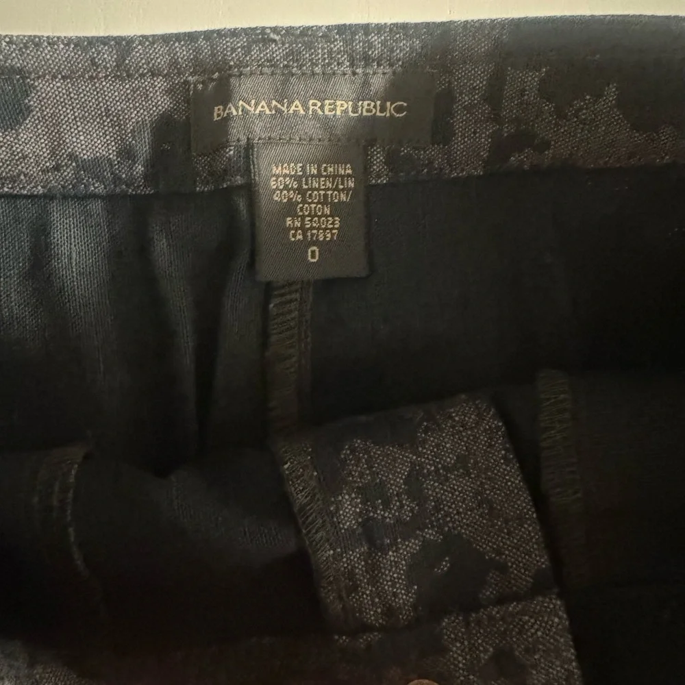 Banana Republic Black Floral jean Skirt - Picture 4 of 8